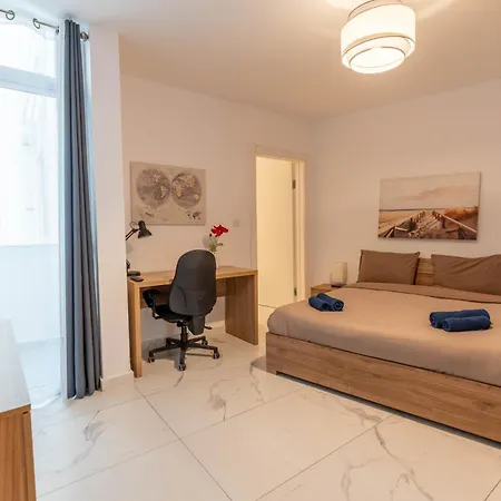 A20 - 5 Mins Walk To Valletta Ferry - Shopping Mall And Bay By Quicktrips * Sliema