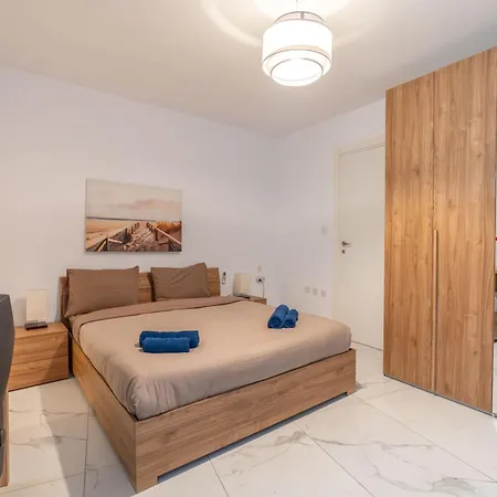 Apartment A20 - 5 Mins Walk To Valletta Ferry - Shopping Mall And Bay By Quicktrips