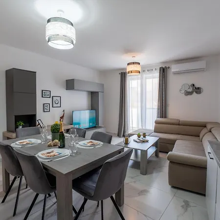Apartment A20 - 5 Mins Walk To Valletta Ferry - Shopping Mall And Bay By Quicktrips *