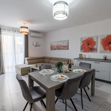 A20 - 5 Mins Walk To Valletta Ferry - Shopping Mall And Bay By Quicktrips Appartamento *