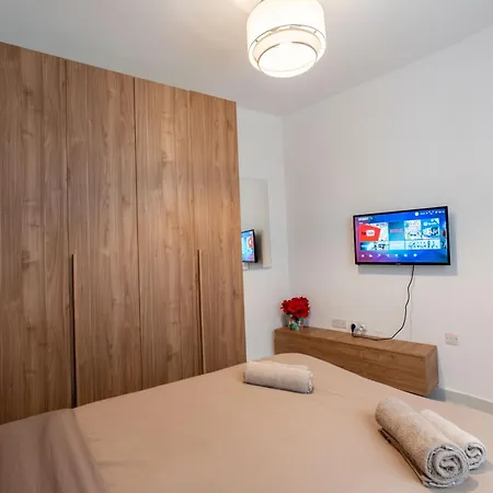 A20 - 5 Mins Walk To Valletta Ferry - Shopping Mall And Bay By Quicktrips