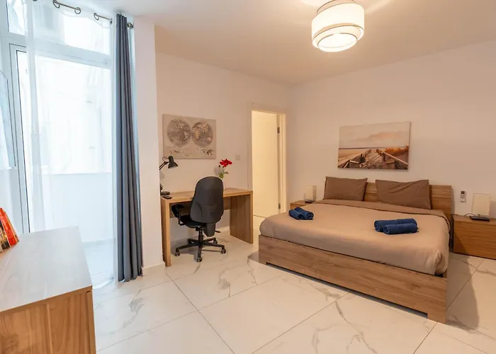 A20 - 5 Mins Walk To Valletta Ferry - Shopping Mall And Bay By Quicktrips * Sliema