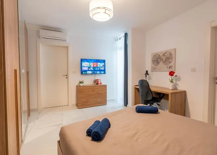 A20 - 5 Mins Walk To Valletta Ferry - Shopping Mall And Bay By Quicktrips Apartment Sliema