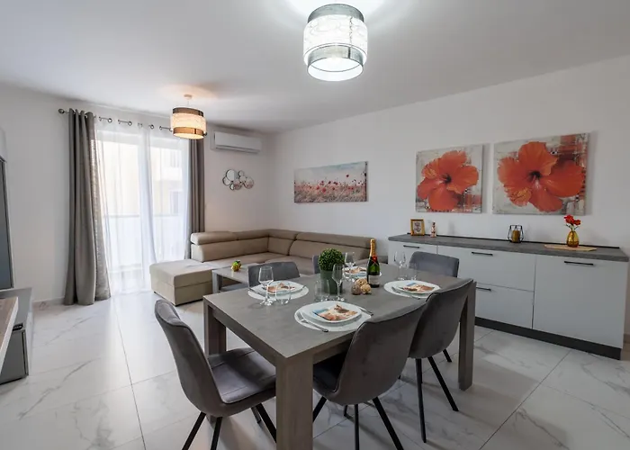 A20 - 5 Mins Walk To Valletta Ferry - Shopping Mall And Bay By Quicktrips Apartment *